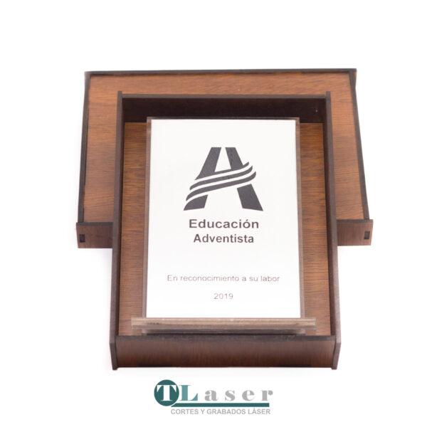 Reconocimientos acrílicos 8 mm con bicapa símil metal / Estuche - Image 2