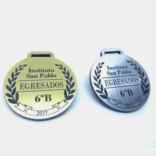 Medalla de acrílico bicapa símil metal - Image 3