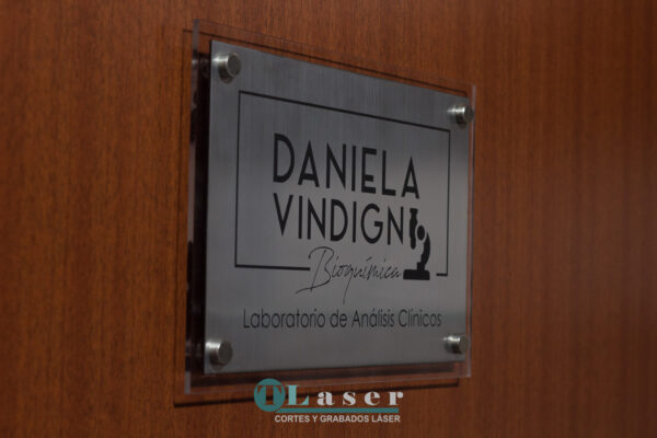 Placa Acrílica de pared símil metal