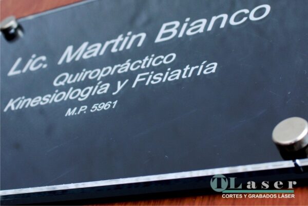 Placa de pared Acrílica con fondo de negro - Image 4