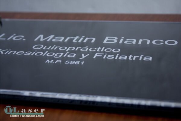 Placa de pared Acrílica con fondo de negro - Image 3